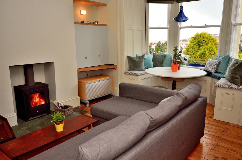 Elegant Seaview Apartment Bangor  Extérieur photo